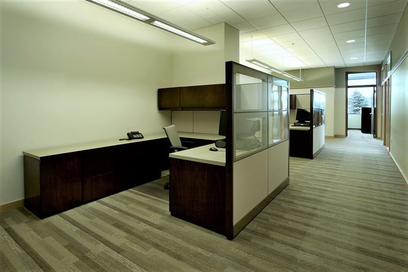 AssociatedBank-Open-Hallway-Offices