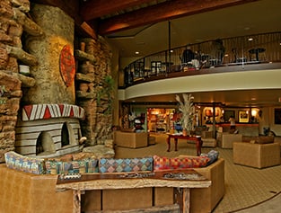 Kalahari Resort Wisconsin Dells kondo lobby