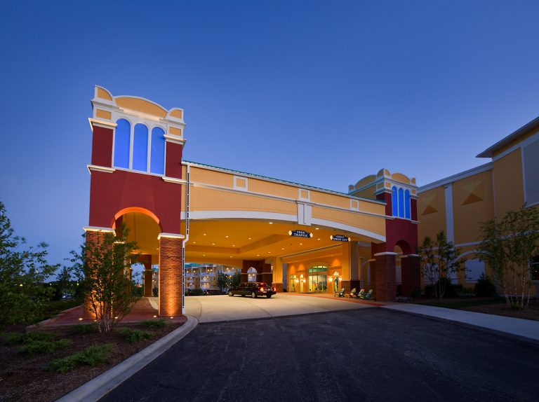 Exterior of Keylime Cove Water Resort drive up covered entrance